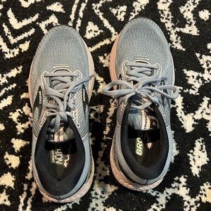 Brooks Transcend Sneakers